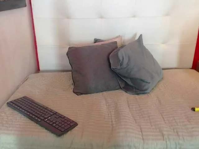 Live sex webcam photo for MikeCrimson #276741625