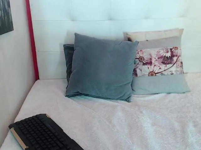 Live sex webcam photo for MikeCrimson #277578747