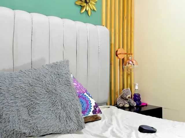 Live sex webcam photo for MikeCrimson #277820446