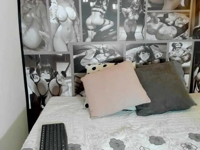 Live sex webcam photo for MikeCrimson #278143133