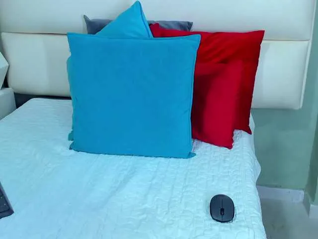 Live sex webcam photo for MikeCrimson #290311594