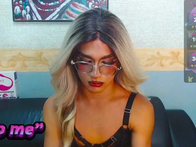 Live sex webcam photo for MikeNour #290925168