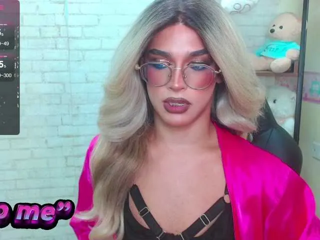 Live sex webcam photo for MikeNour #291007525