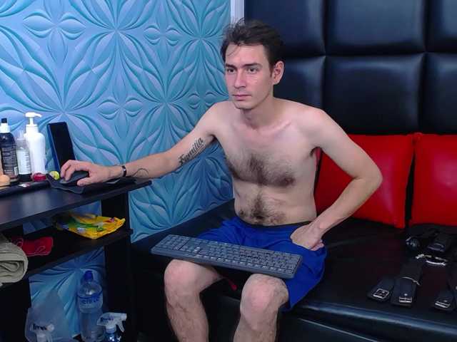 Live sex webcam photo for MikeSlav3 #277461641