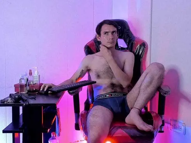 Live sex webcam photo for MikeSlav3 #290435516