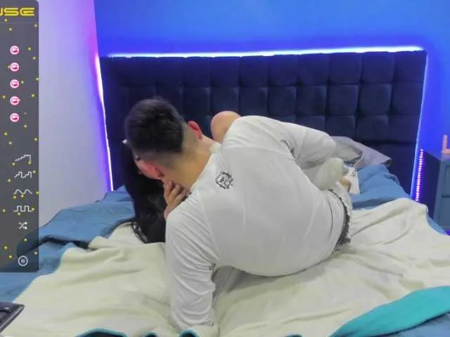 Live sex webcam photo for Mikelnmishel #272149104