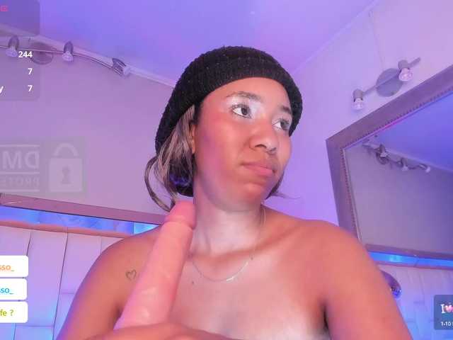 Live sex webcam photo for Mikeyla-Russo #291882660