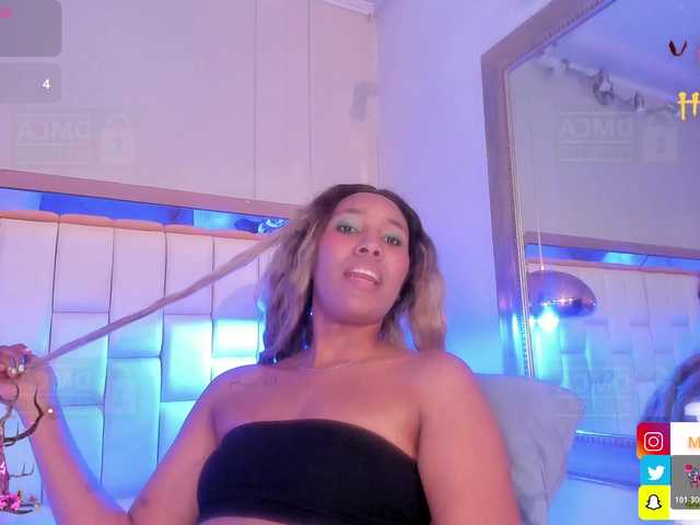 Live sex webcam photo for Mikeyla-Russo #292111179