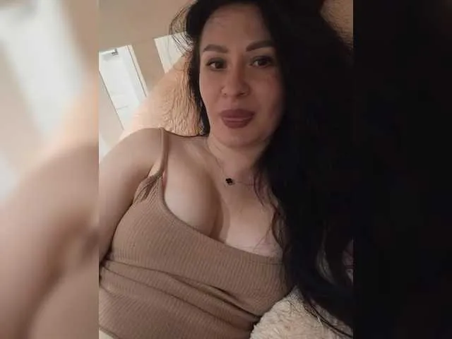 Live sex webcam photo for Mikki88K #290351240