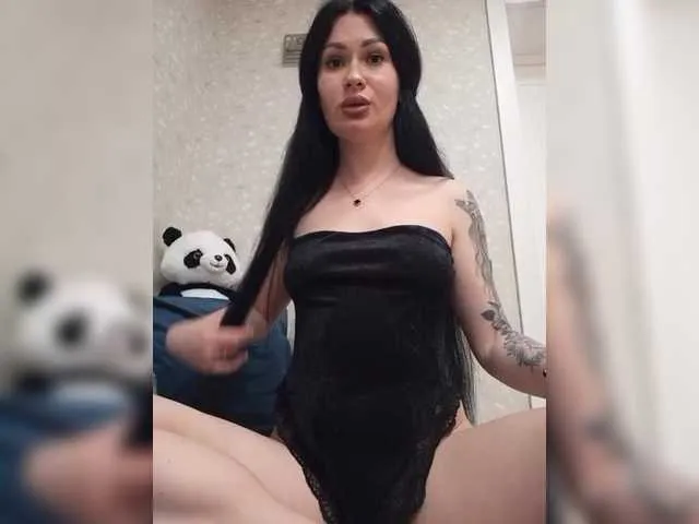 Live sex webcam photo for Mikki88K #290898341