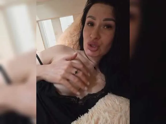 Live sex webcam photo for Mikki88K #290906701