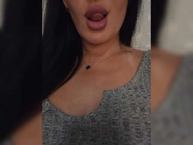 Live sex webcam photo for Mikki88K #291854737