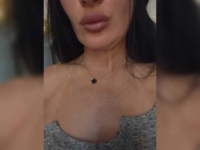 Live sex webcam photo for Mikki88K #291943002