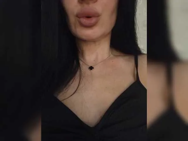 Live sex webcam photo for Mikki88K #292332884