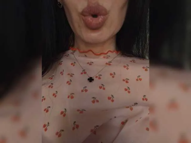 Live sex webcam photo for Mikki88K #293707924
