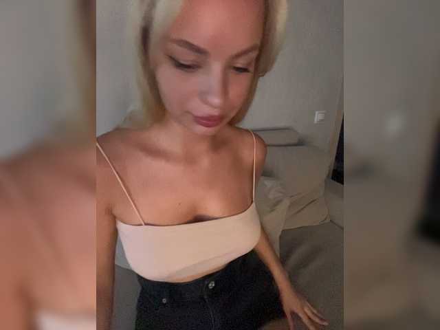 Live sex webcam photo for Mila-m #274045171