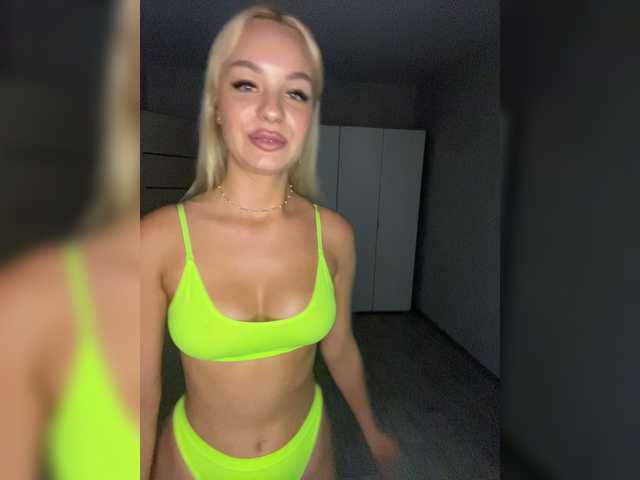 Live sex webcam photo for Mila-m #274211275