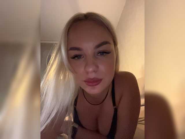 Live sex webcam photo for Mila-m #274658905