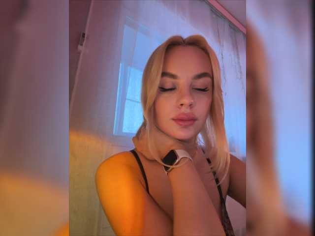 Live sex webcam photo for Mila-m #275622238