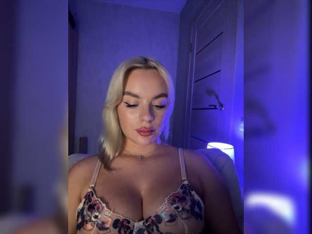 Live sex webcam photo for Mila-m #275665223