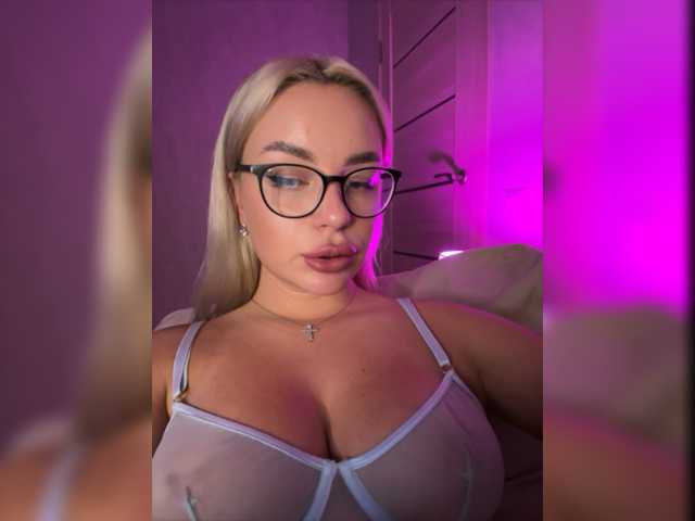 Live sex webcam photo for Mila-m #276524946