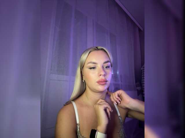 Live sex webcam photo for Mila-m #276539768