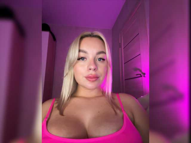 Live sex webcam photo for Mila-m #276574107