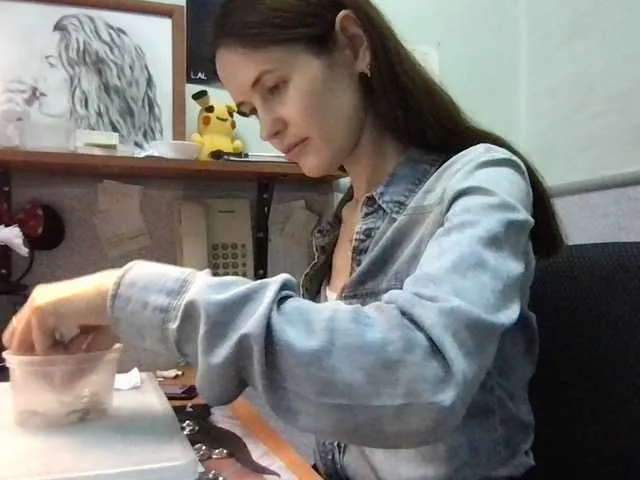Live sex webcam photo for MilaBi-192569 #276452300