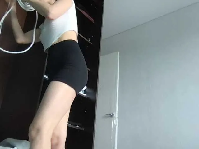 Live sex webcam photo for MilaBi-192569 #291152790