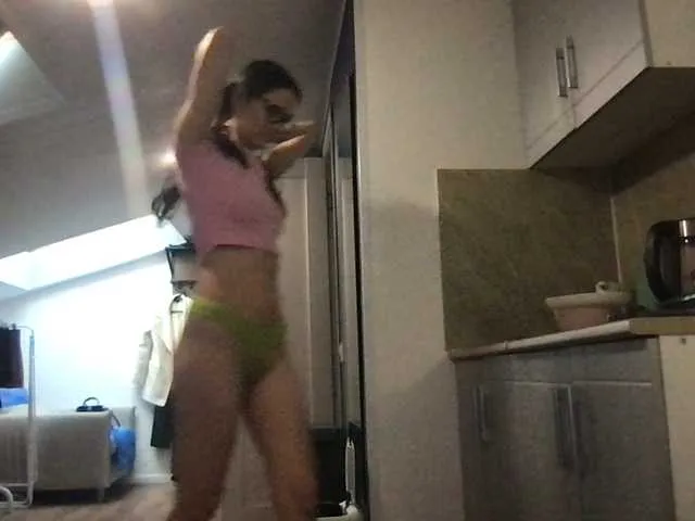 Live sex webcam photo for MilaBi-192569 #292183473