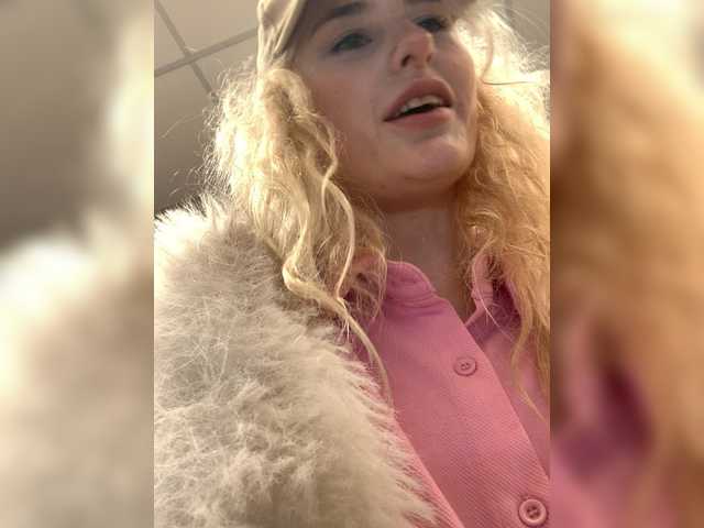 Live sex webcam photo for MilaElin #292306465