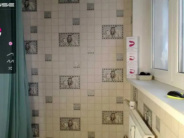 Live sex webcam photo for MilaLav #272356500