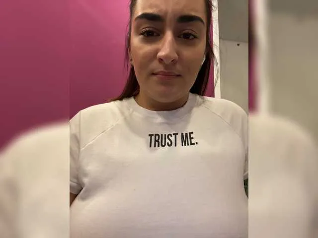 Live sex webcam photo for MilaLav #272875708