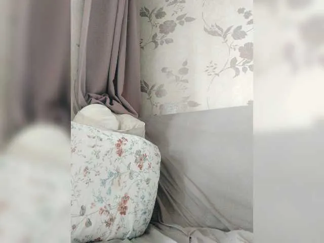 Live sex webcam photo for MilaLav #273270771