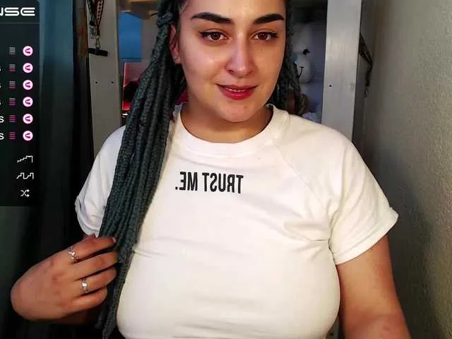 Live sex webcam photo for MilaLav #273825939