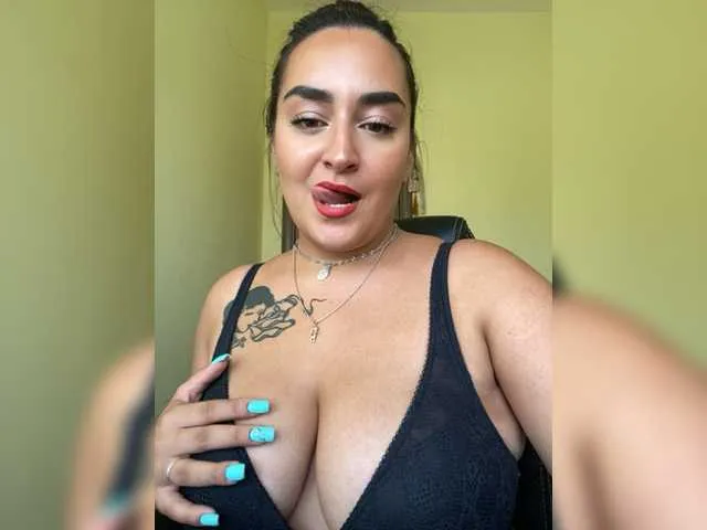 Live sex webcam photo for MilaLav #275843523