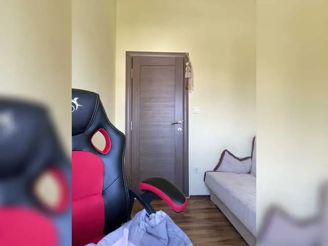 Live sex webcam photo for MilaLav #276095056