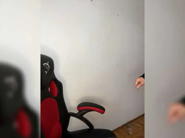 Live sex webcam photo for MilaLav #276802654