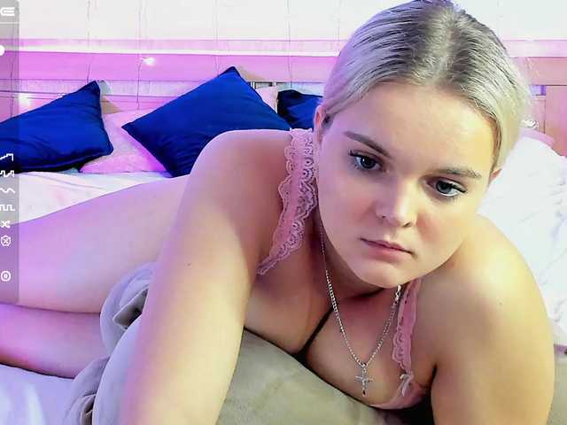 Live sex webcam photo for MilaRein #276469401