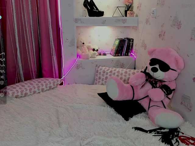 Live sex webcam photo for MilaRein #276521157