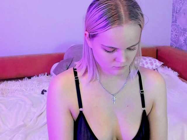 Live sex webcam photo for MilaRein #276606412