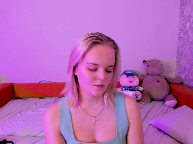 Live sex webcam photo for MilaRein #276675919