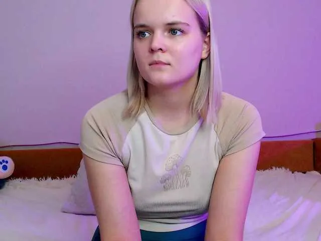 Live sex webcam photo for MilaRein #276731132