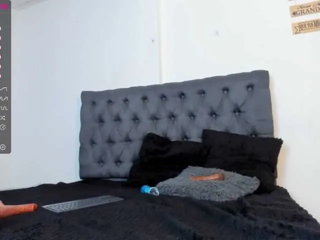 Live sex webcam photo for MilaWinslet #274286253