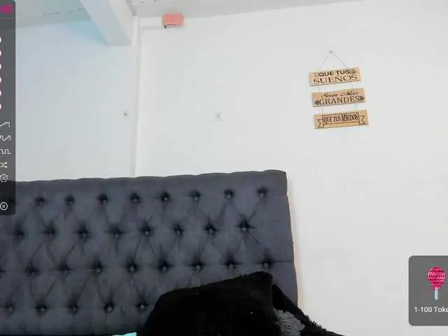 Live sex webcam photo for MilaWinslet #274396375