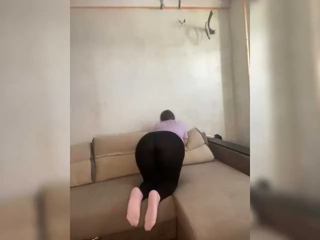 Live sex webcam photo for Milaa1998 #275572807