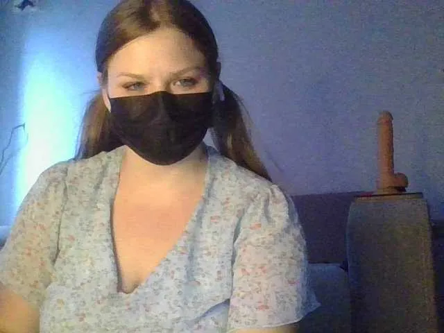 Live sex webcam photo for Milaa1998 #275913438