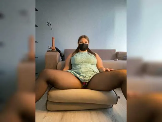 Live sex webcam photo for Milaa1998 #276026932