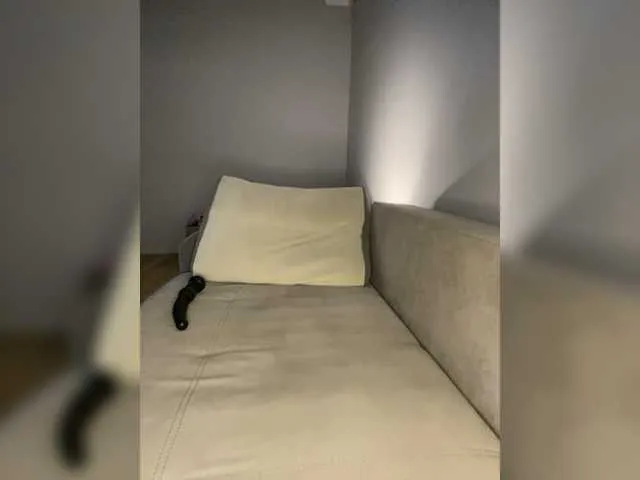 Live sex webcam photo for Milaa1998 #276269315