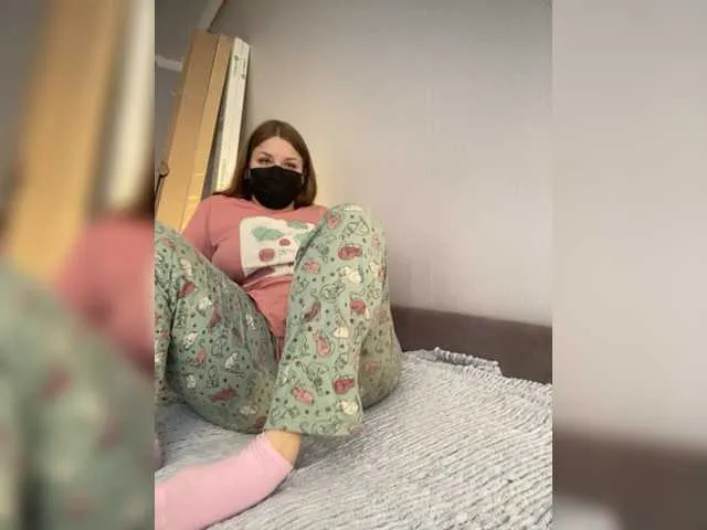 Live sex webcam photo for Milaa1998 #276415604